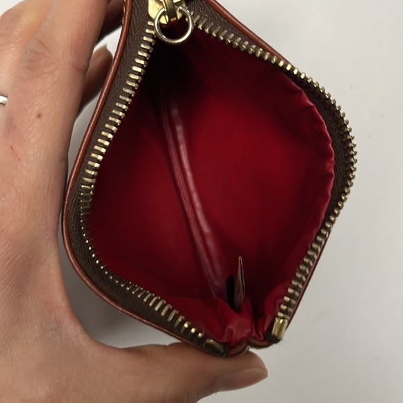 Dooney & Bourke coin purse - Picture 4 of 5